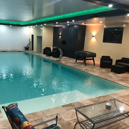 Piscine Interieure31degres Zoo La Fleche24h Du Mans Prázdninový dům *