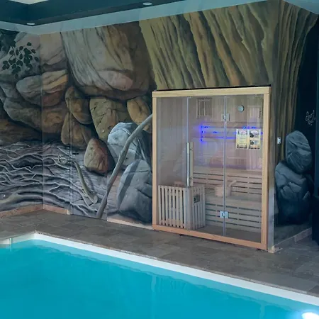 Piscine Intérieure31degrés Zoo La Fleche24h Du Mans Hébergement de vacances *