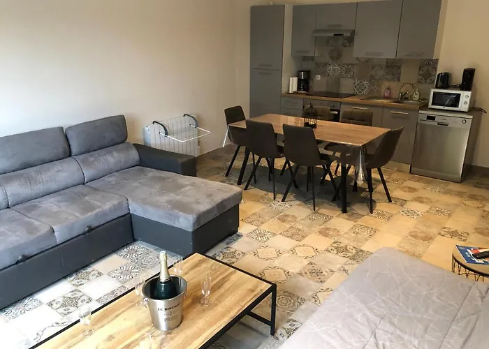 Piscine Interieure31degres Zoo La Fleche24h Du Mans 度假居 Clermont-Creans