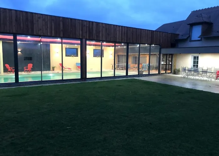 Piscine Interieure31degres Zoo La Fleche24h Du Mans Tatil Evi Clermont-Creans