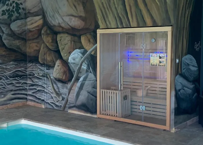 Piscine Interieure31degres Zoo La Fleche24h Du Mans 度假居 *